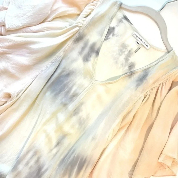 young fabulous & broke - Sheer Woven Buttercream Color Blouse size Medium - Picture 9 of 9